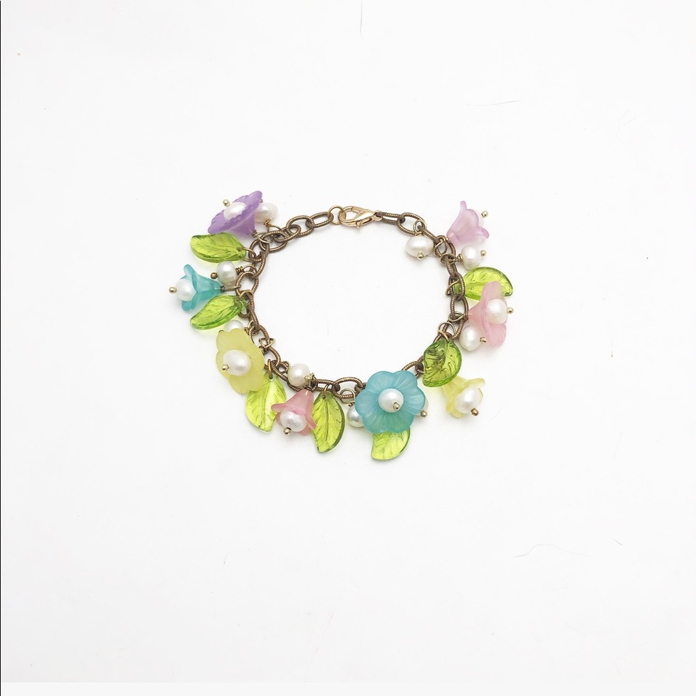 ARTISAN BOHO PASTEL FLOWER BRACELET